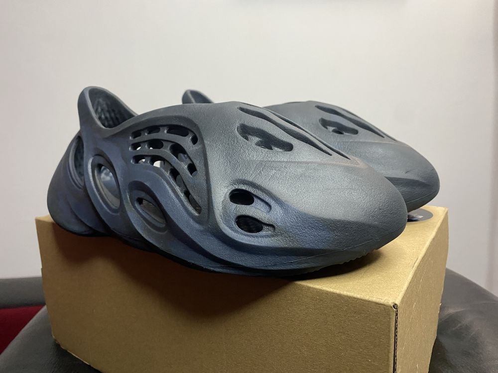 Yeezy Foam RNNR 42 цветове - MX Cinder, Onyx, Clay Taupe, Mineral Blue