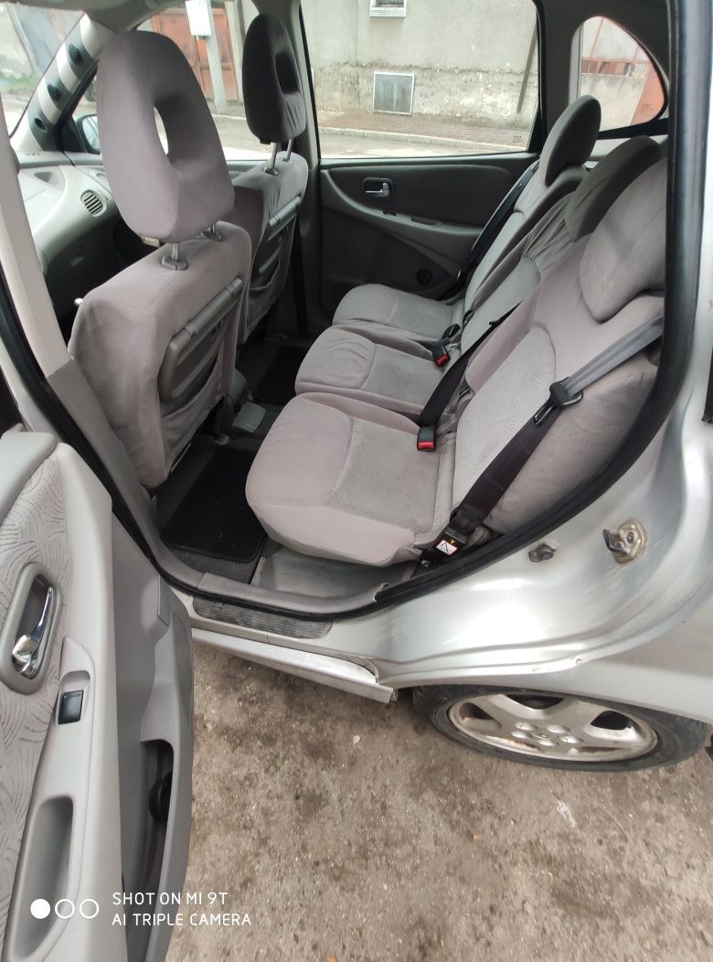 Nissan Almera Tino 2.2d на части
