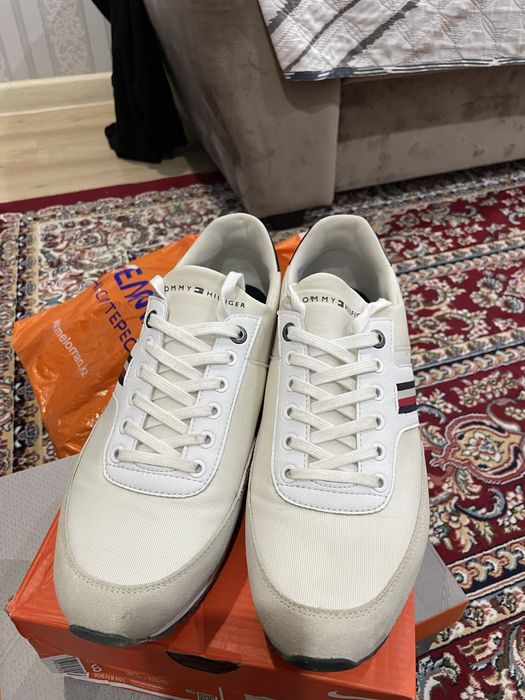 Tommy hilfigher кроссы