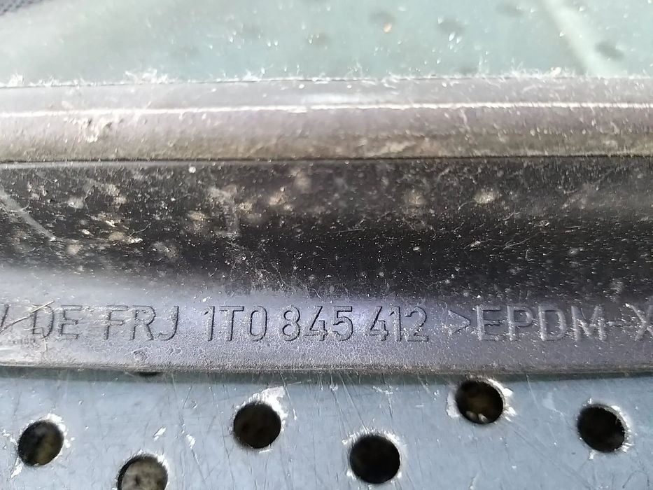 Geam fix dreapta fata vw touran 1t 1t0845412