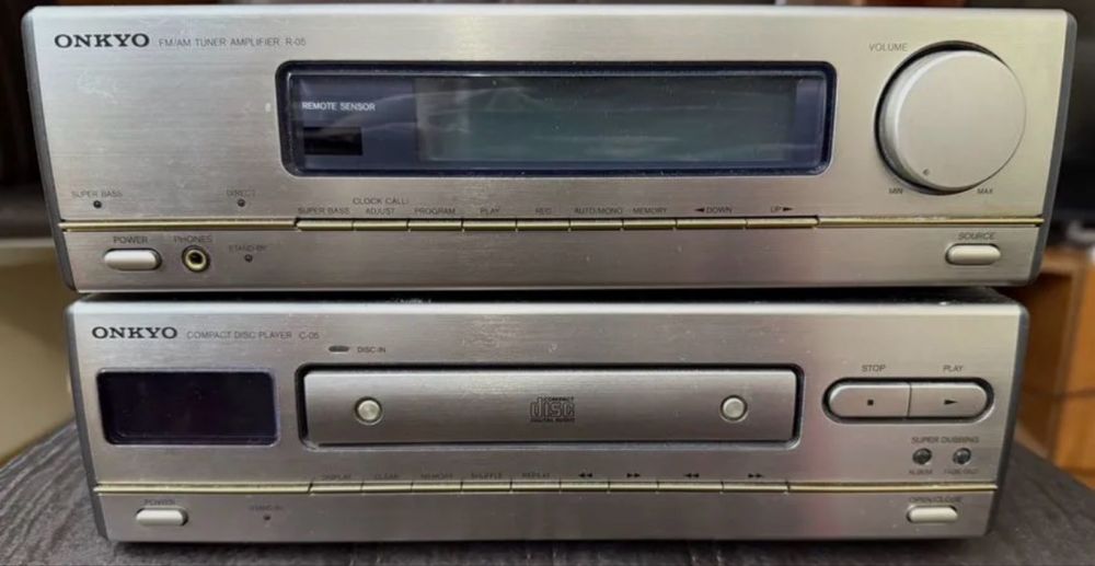 Onkyo R-05 стереоресивер
