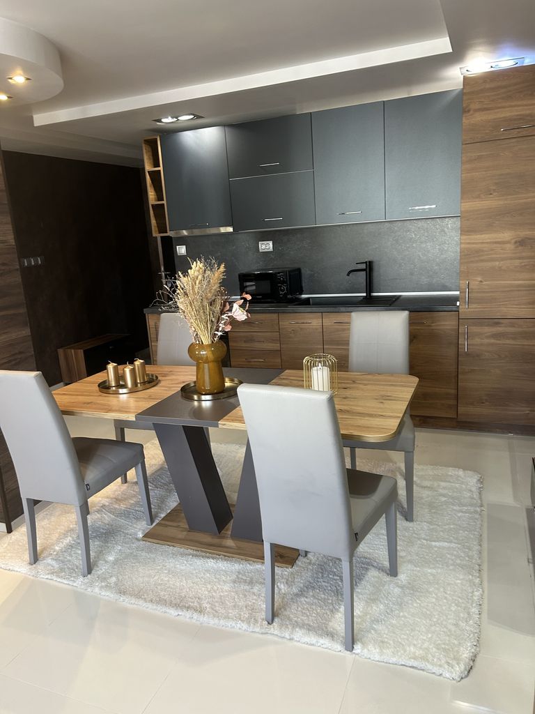 Дава се под наем Тристаен апартамент в Шумен, м-т Сакарка - 110 кв.м за 663 € - Снимка #3
