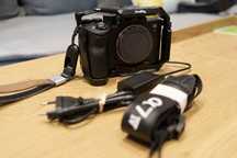 Sony A7IV în stare impecabilă + card Sony Tough + cușcă Tilta + Cuff