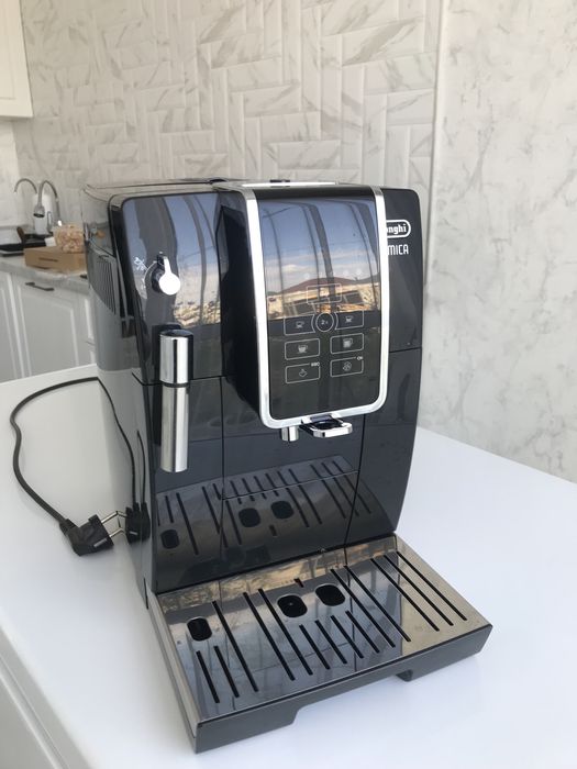 Продам кофе машину Delonghi Dinamica