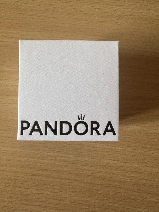 Нови обици Pandora