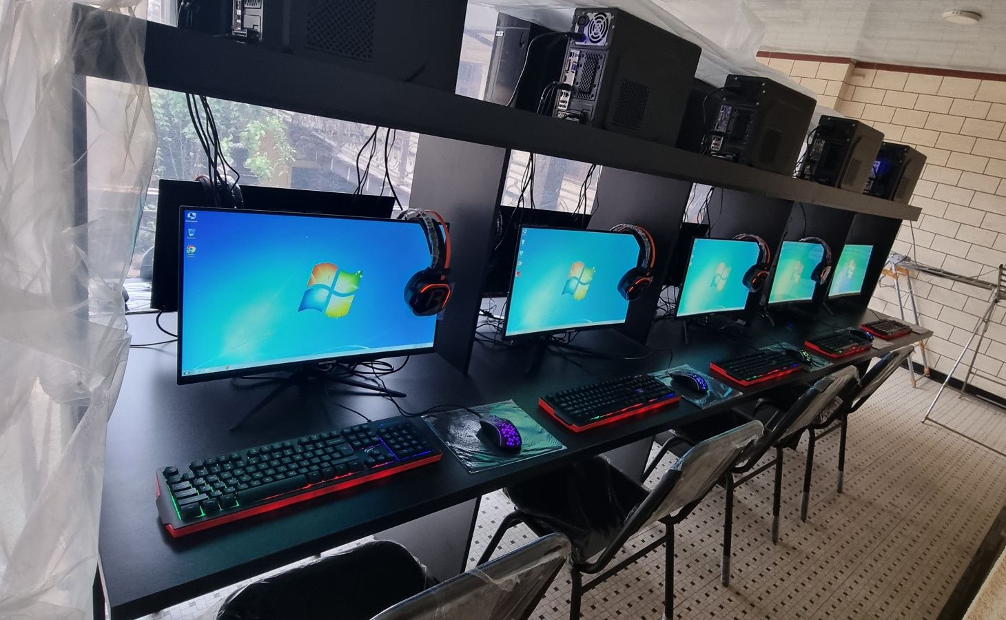 Game Club uchun 10ta yangi igravoy kompyutrlar Sotilad Stol stulari bn