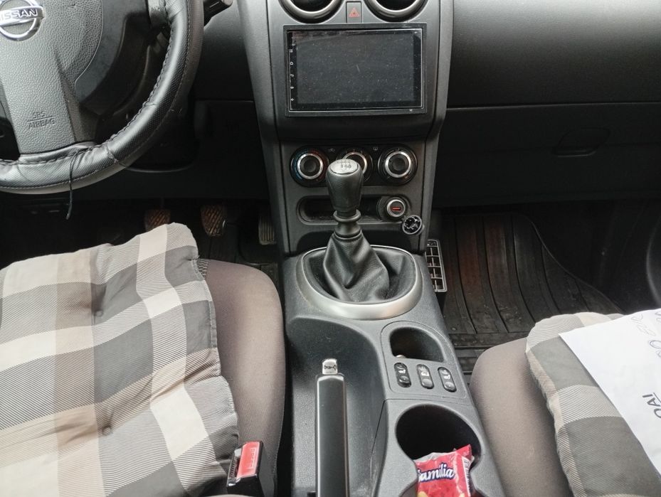 nissan qashqai an 2010