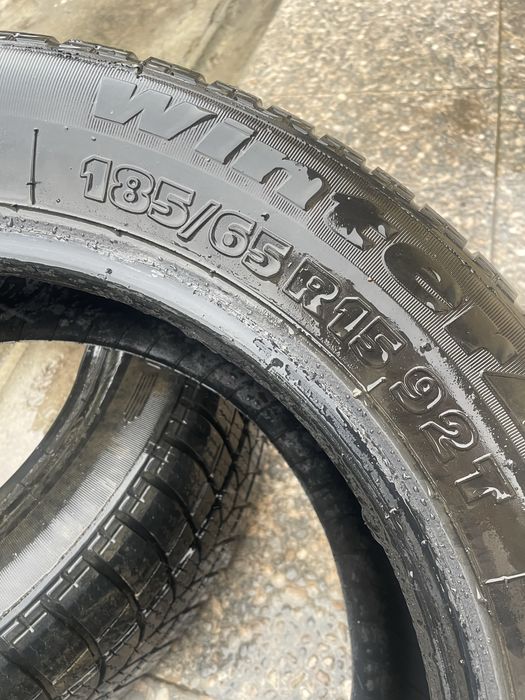 Vand 2 cauciucuri iarna 185/65 R15