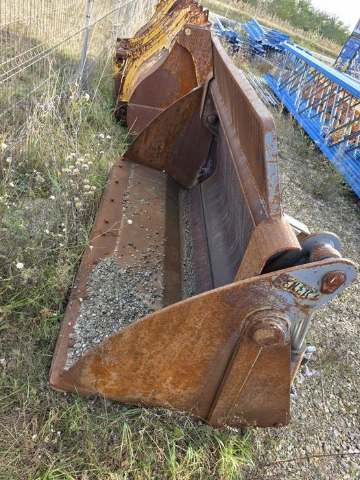 Cupa multifuncțională Buldoexcavator Vola