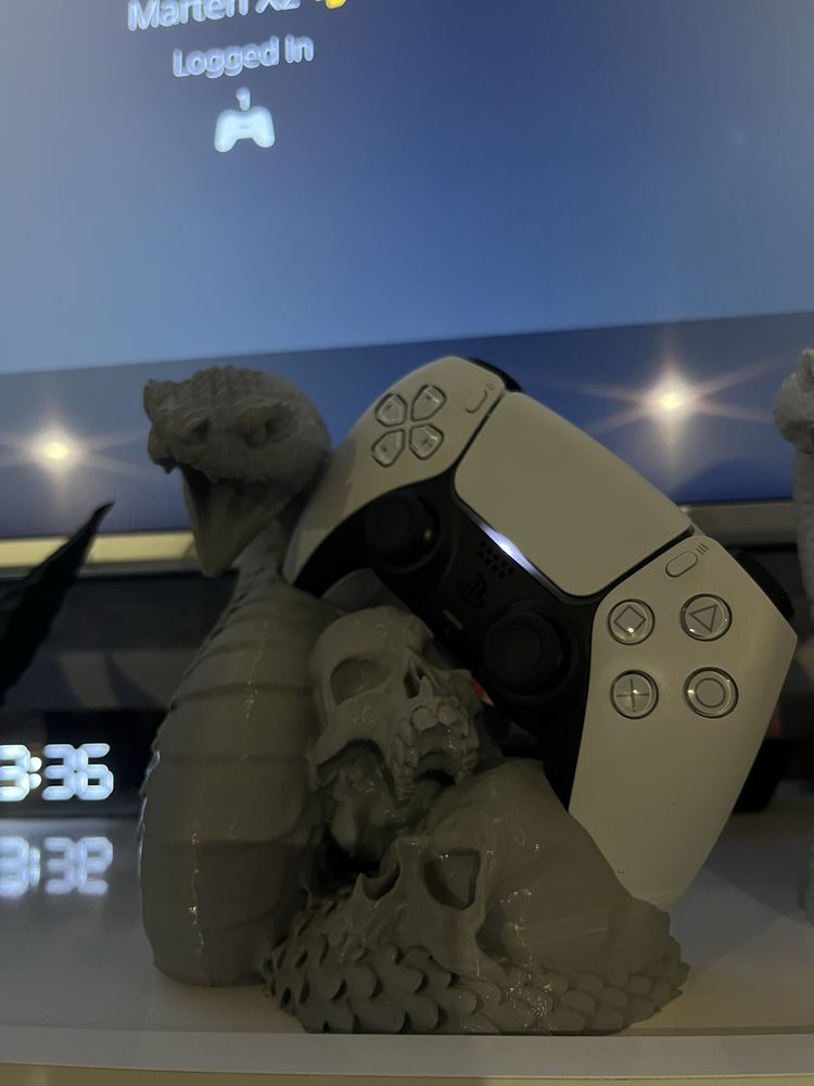 Playstation 5 Slim Disc Version в гаранция с 2 контролера!