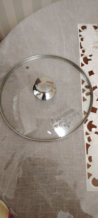 Продам крышку диаметр 28 см