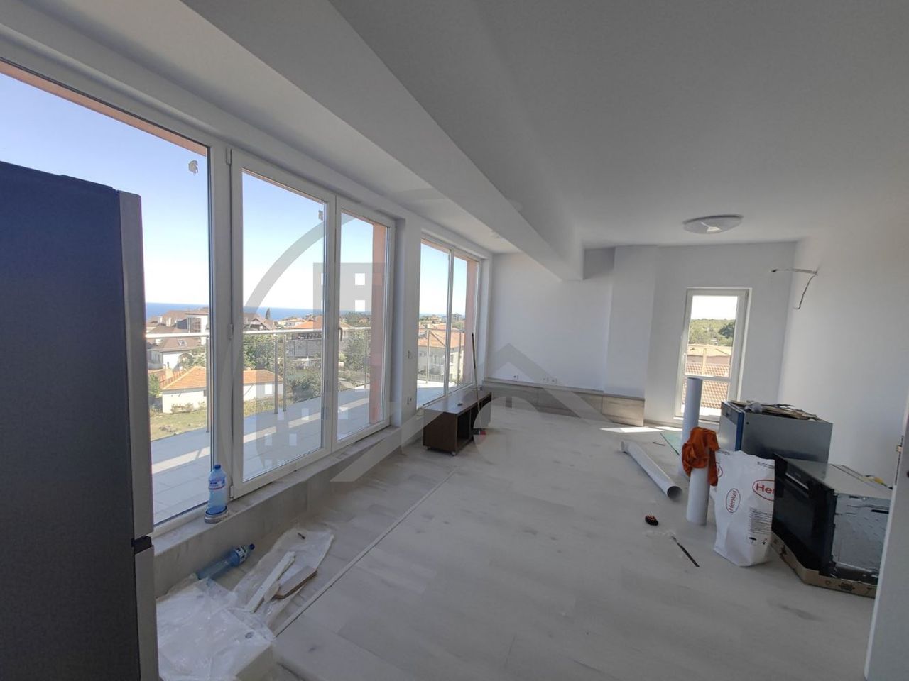 Продава се Тристаен апартамент в Варна, Галата - 90 кв.м за 2222 €/кв.м - Снимка #3