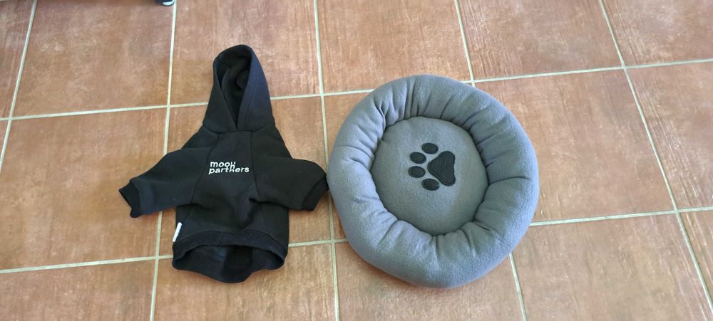 Легло и дрешка за малко кученце