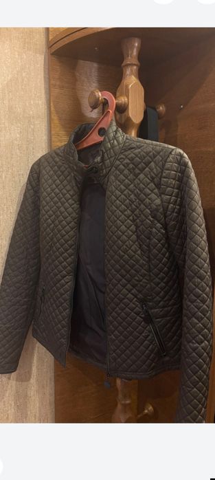 Продам ветровку Масима дути размер 44 цена 7000