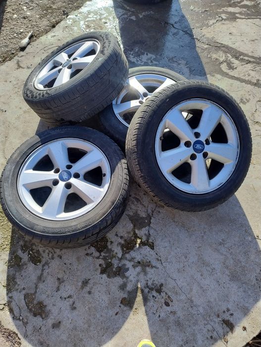 Jante aliaj cu anvelope R16 si R17 Ford