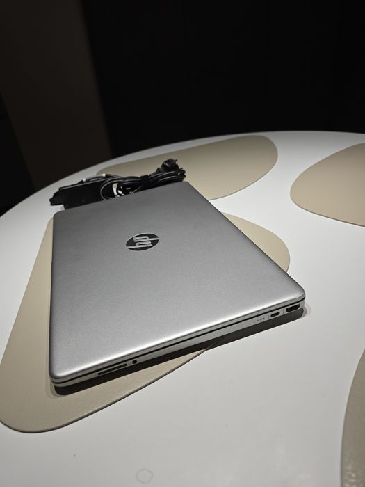 Laptop HP AMD Ryzen 5 5500U, 15.6", Rezolutie FullHD ca nou