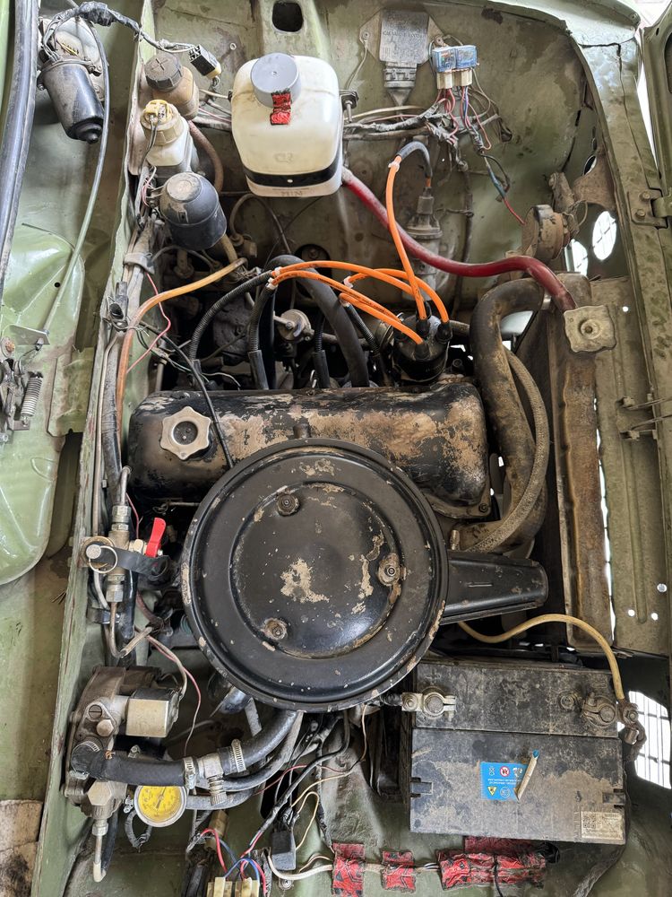 Vaz 2102 sotiladi