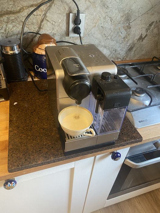 Aparat de cafea expresso nespresso delonghi