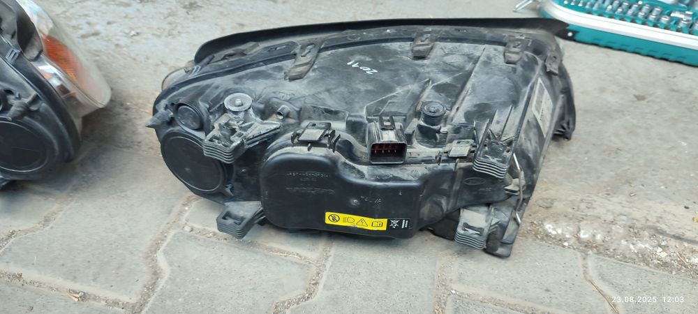 Фарове Volvo S80 xc70-оборудвани!