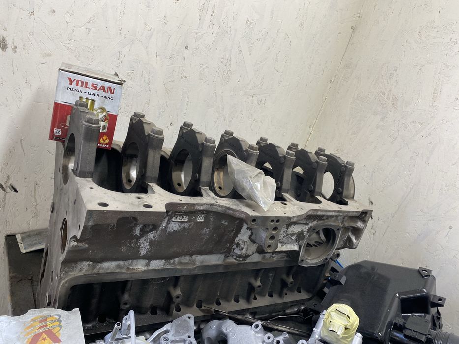 Продам блок с новыми поршнями от ОМ366 814 Mercedes