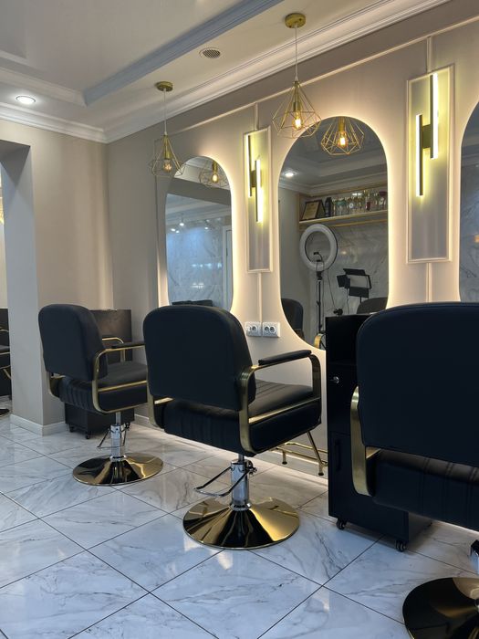 Парикмахерское кресло/место мастеру по кератину