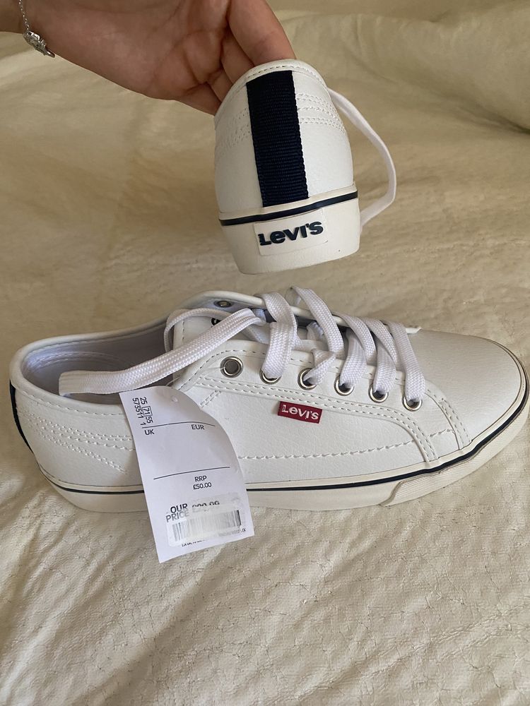 Нови кецове Levis
