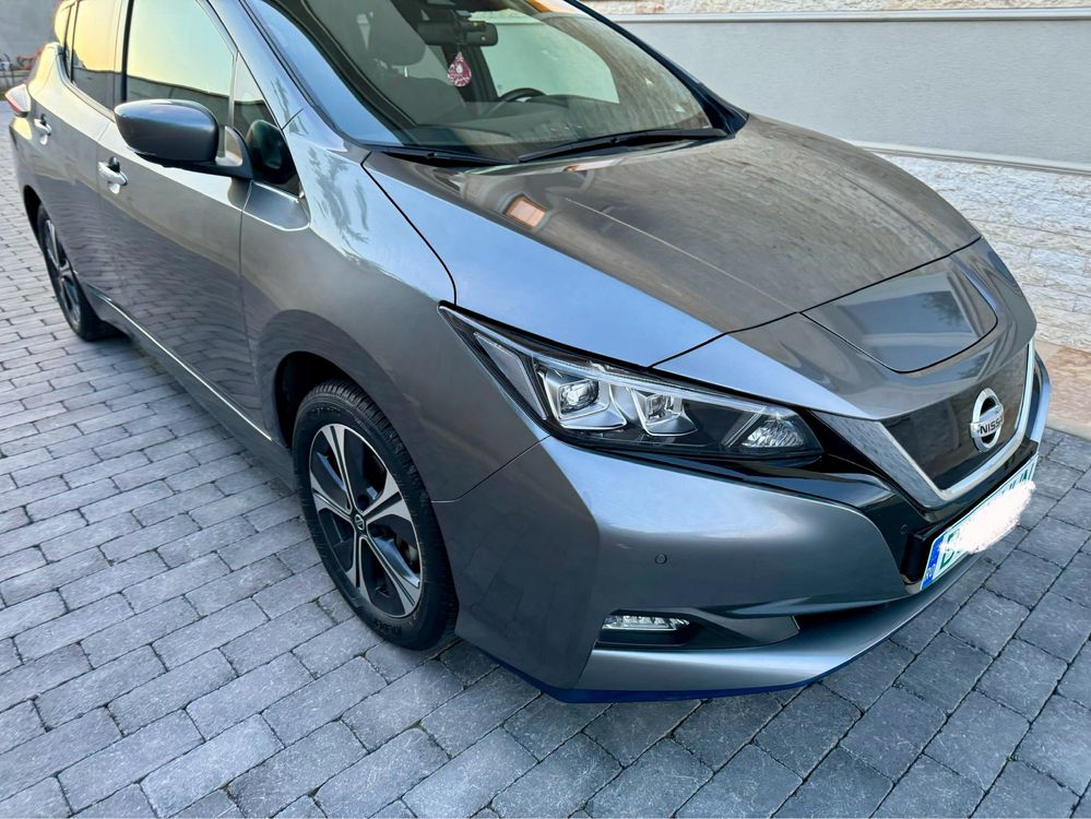 Nissan Leaf N-Connecta 62kw