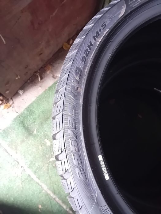 255 35 19 Pirelli DOT 2022 iarna runflat NOI