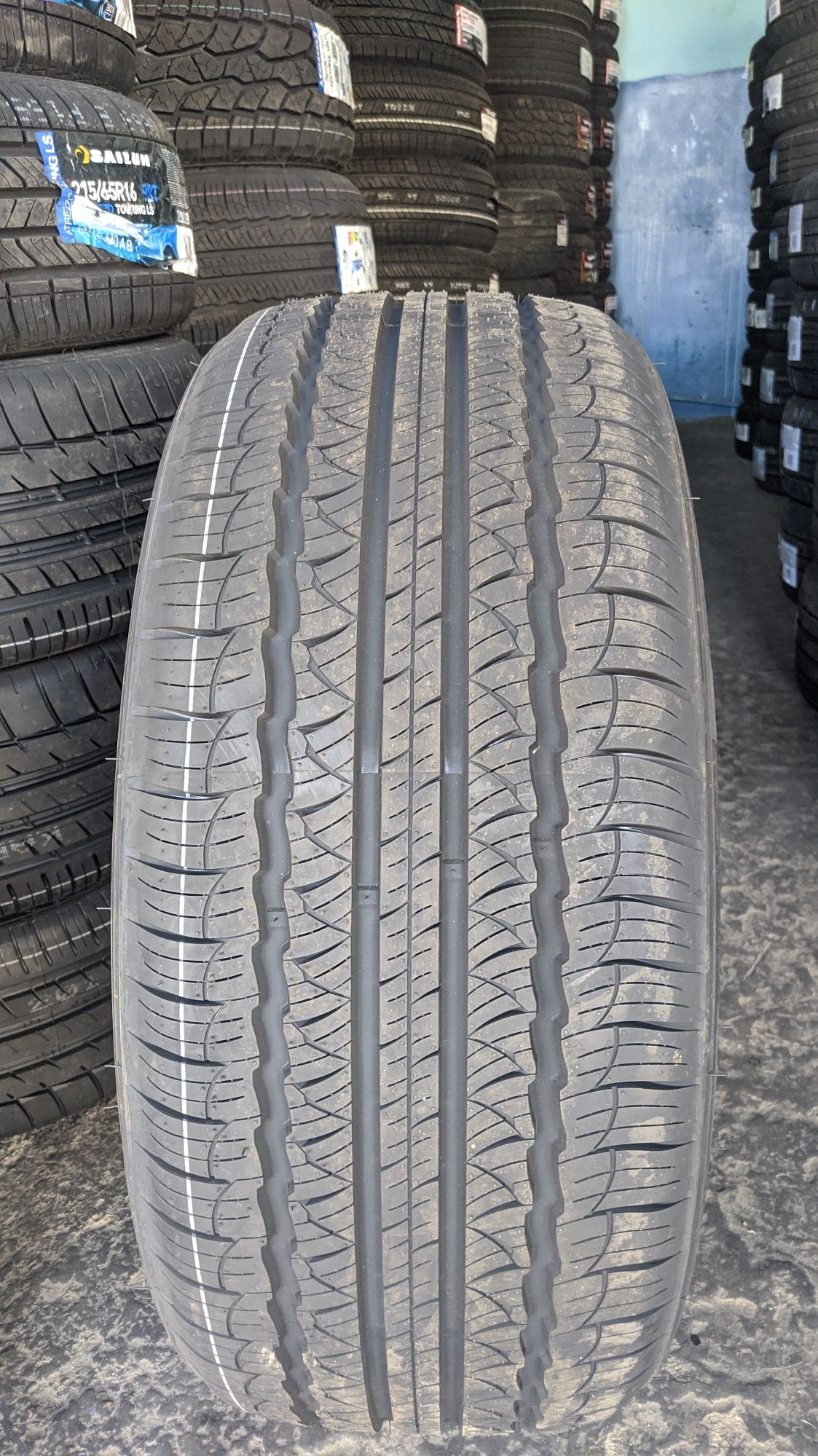 275/50R20 Triangle