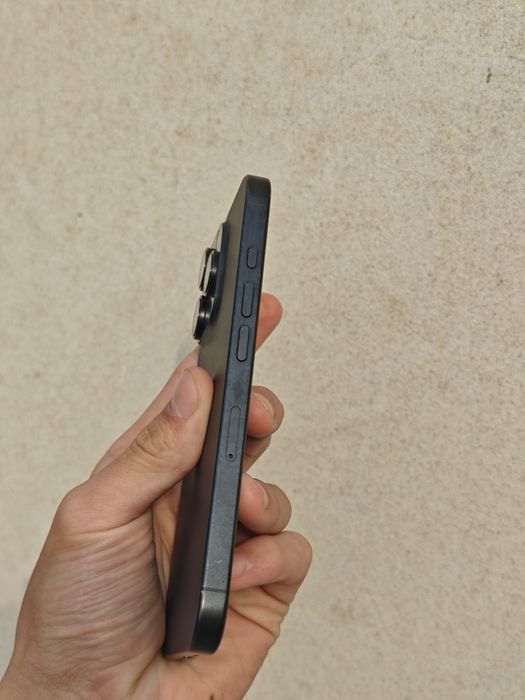 iPhone 16 pro sim