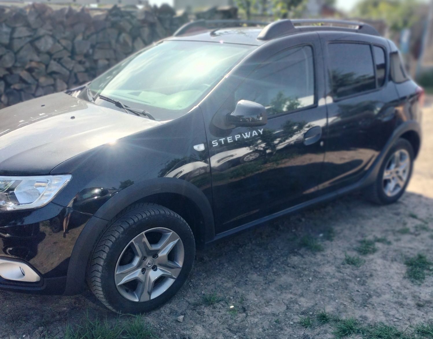 Vând Dacia Sandero Stepwey 
Motor 0.9+ GPL
An 2019 
51.000 km 
Nerulat