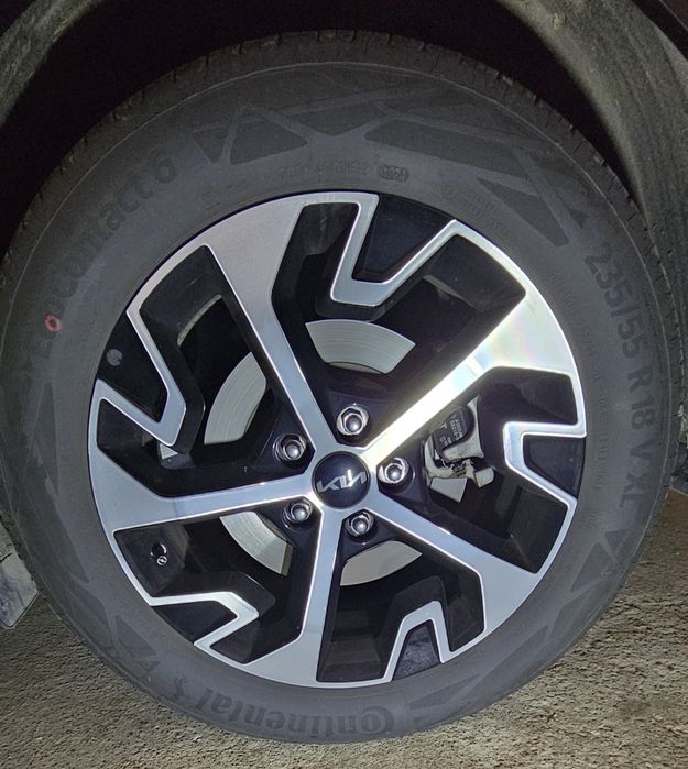 Продавам Continental летни гуми 235/55/18