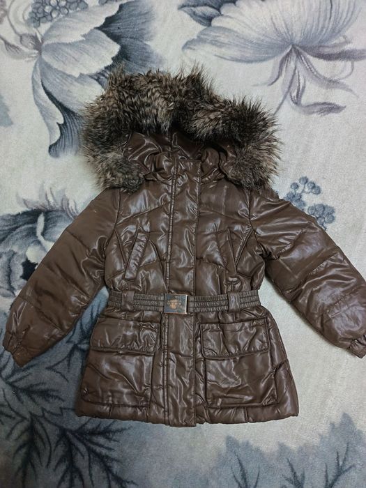 Куртка пуховик на девочку на 3-4 года