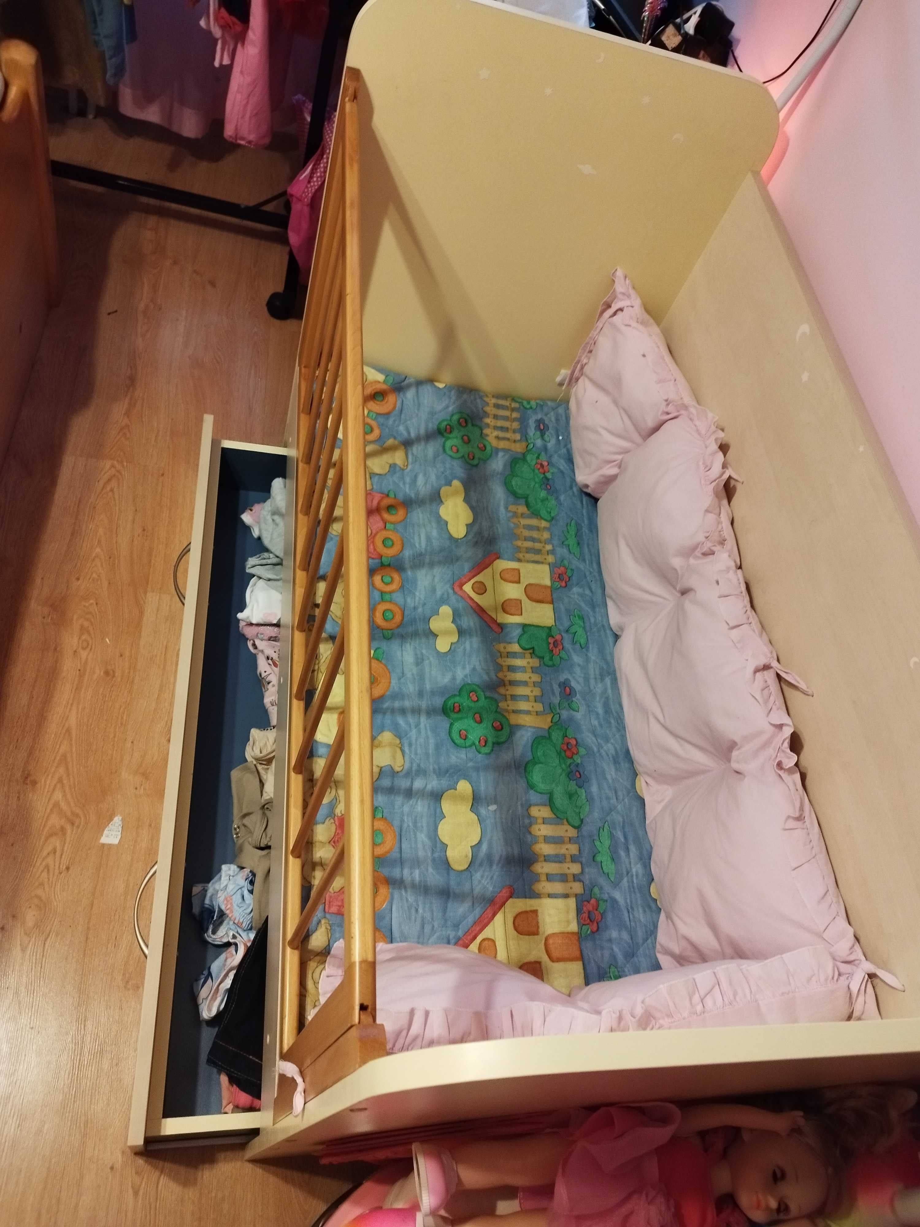 Бебешко легло с размер 60/120+музикална залъгалка+балдахин и стоика