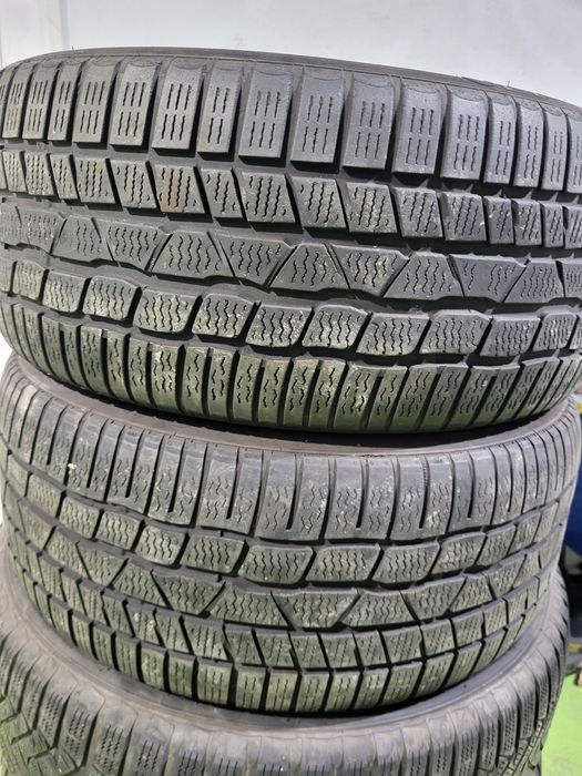 2 бр зимни 235/45/17 Continental