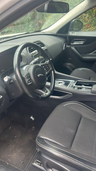 Jaguar F-Pace 2.0 R Sport