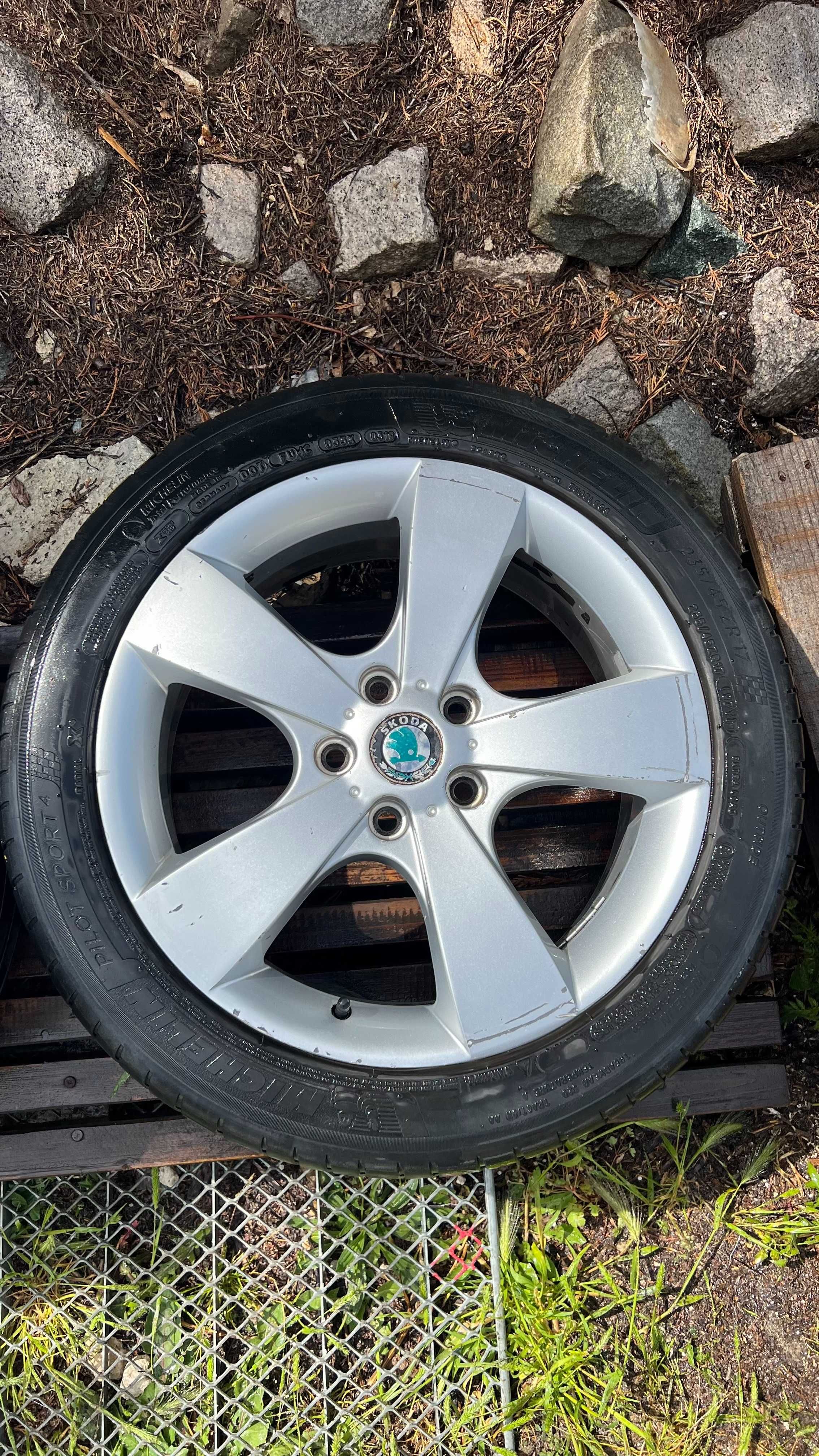Джанти с Гуми 17цола,Шкода,Ауди,Фолксваген,Сеат 235/45ZR17 5x112