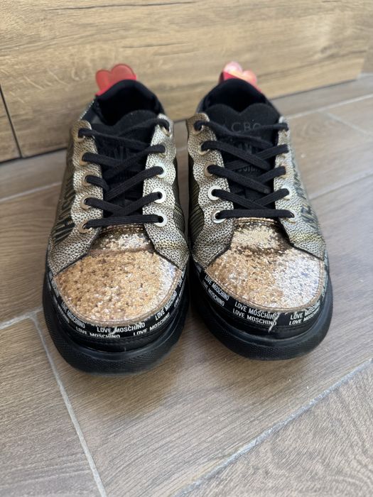 Love moschino обувки