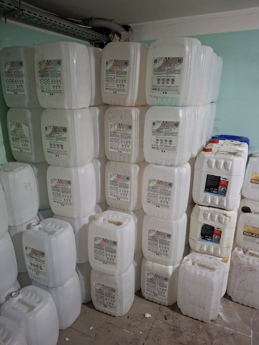 Продам канистры 20литров