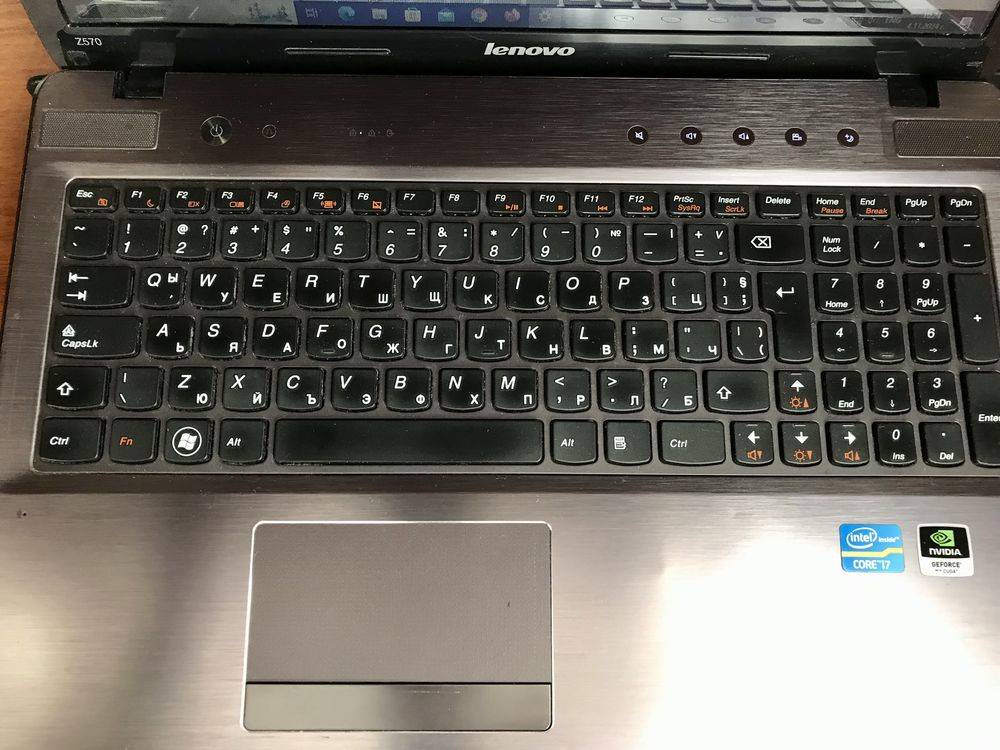 Лаптоп Lenovo z570