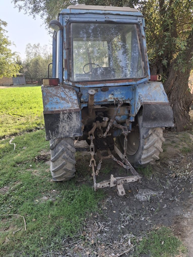 Traktor  sotilad srochna 82.1Mtz