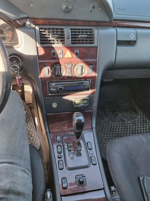 Se vinde Mercedes SD funerar