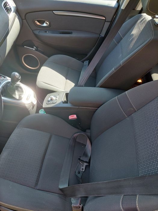 Vând renault scenic