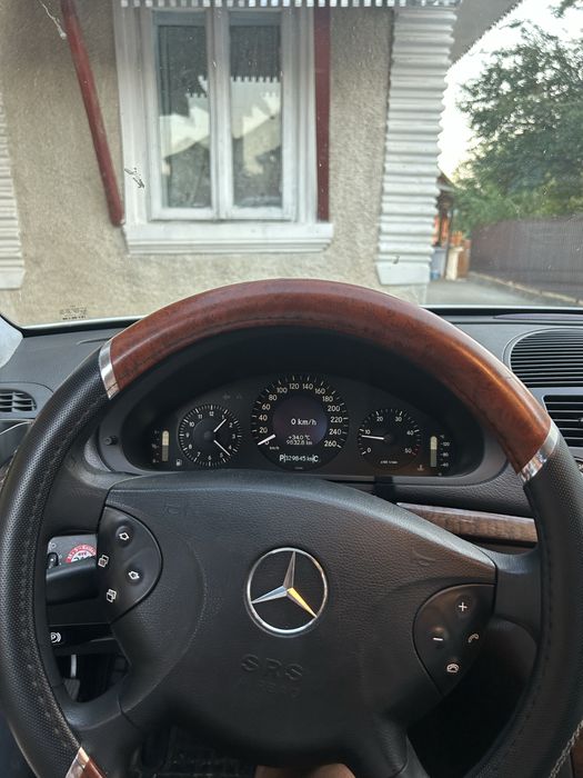 Mercedes E Class w211