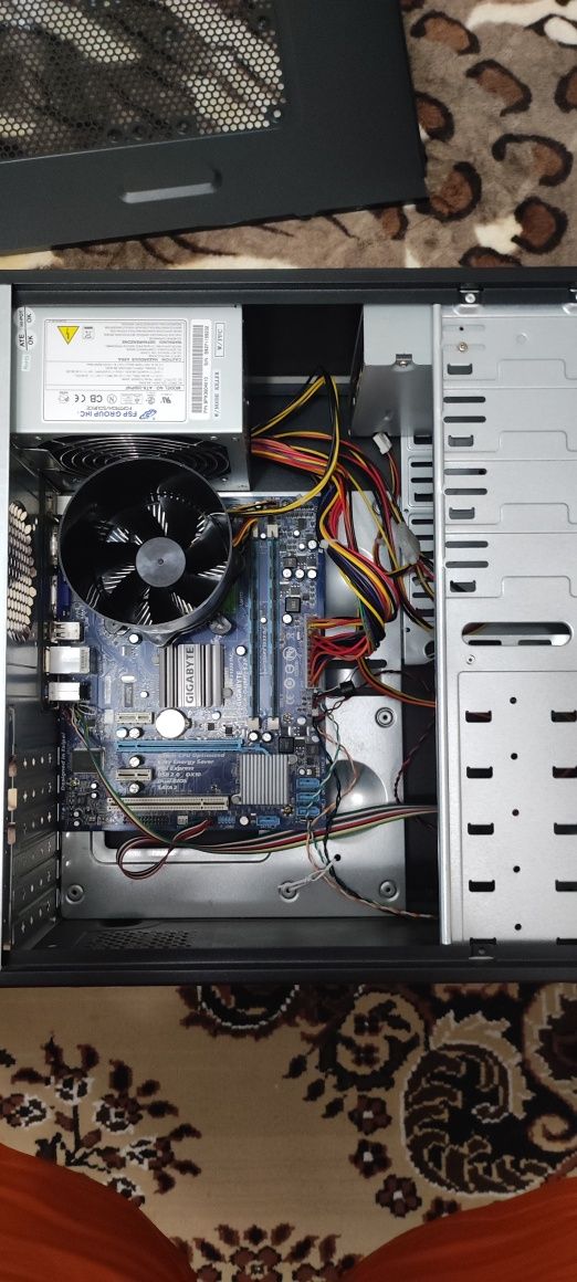 Продавам четириядрен комплект на s.775 с intel Q9550