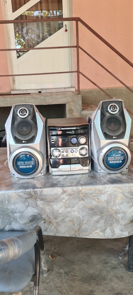 Музыкальный центр Philips