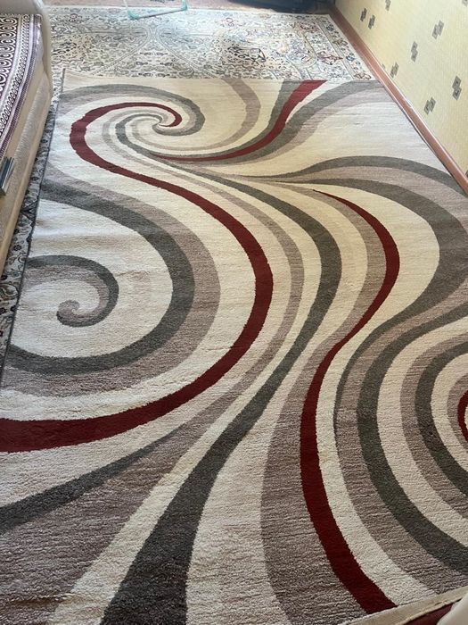 Продам ковер срочно