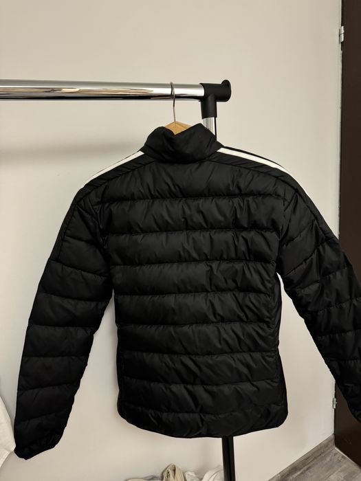 Оригинално дамско яке на Adidas