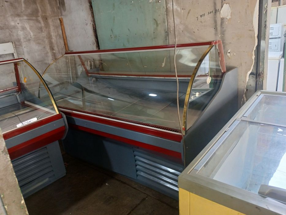 Vitrina xolodilnik