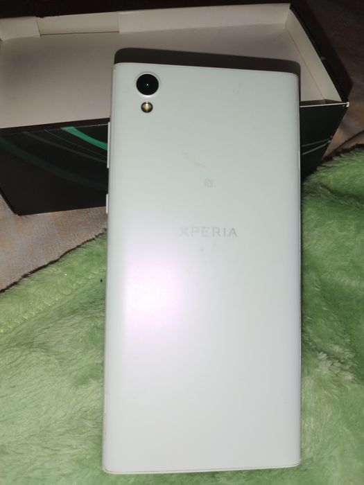 Продавам Sony Xperia L1